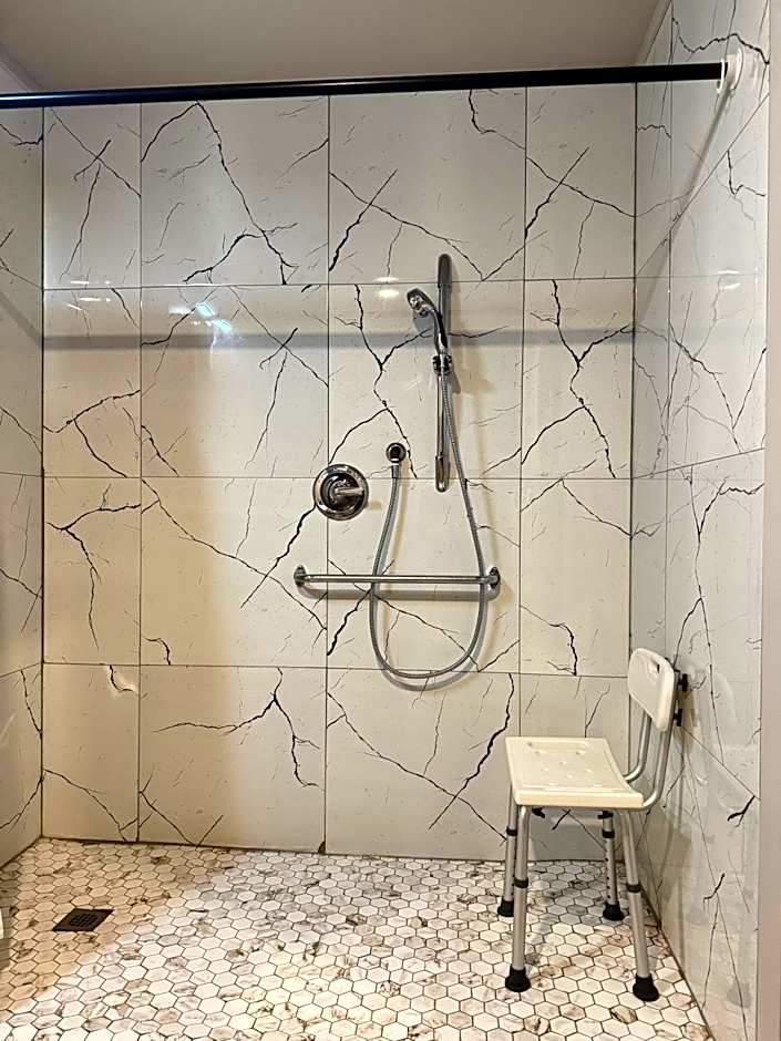 Big Bird Inn Wawa, SureStay Collection by Best Western