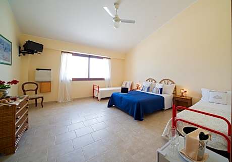 Double Room with Partial Sea View