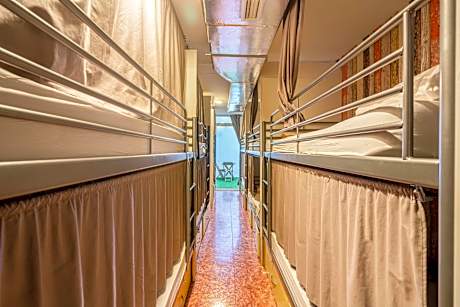 Bed in 16-Bed Mixed Dormitory Room with Private Patio