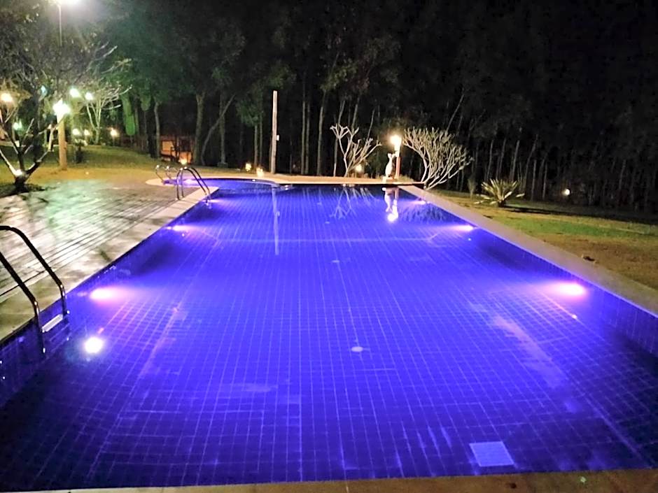 Baanwangnamkeaw Lodge