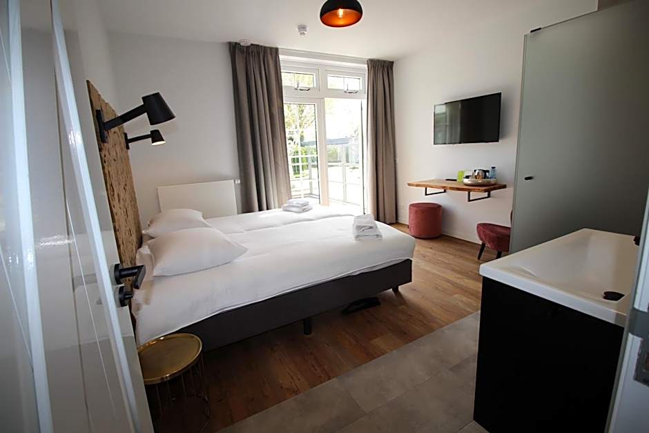 Strandhotel Dennenbos