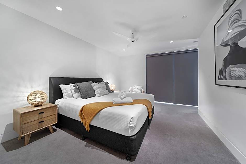Photo 1 of 20 of Deluxe 3 Bedroom Apartment