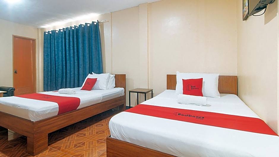 RedDoorz at Casa Buena Dormitel Davao City