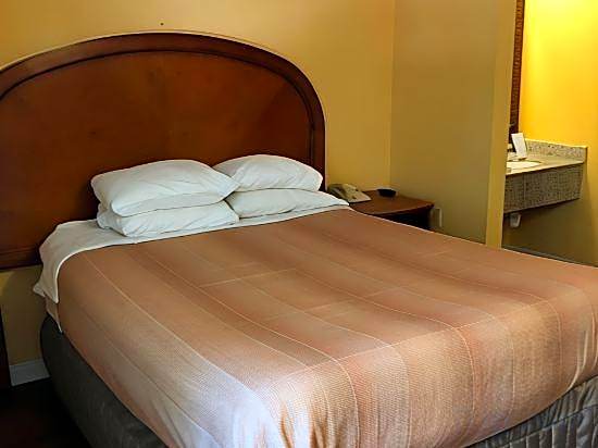 Americas Best Value Inn - Addison/Dallas