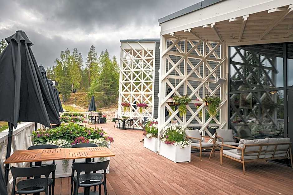 Arctic TreeHouse Hotel