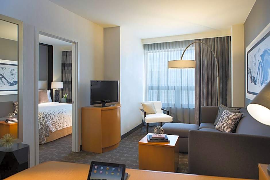 Renaissance Chicago O'Hare Suites Hotel