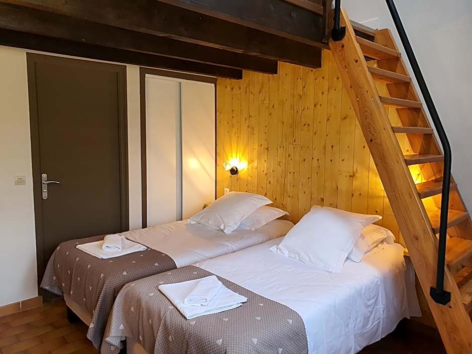 Logis Hôtel Restaurant L'Escarbille