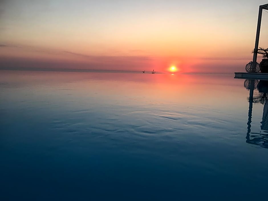 White Club Residence