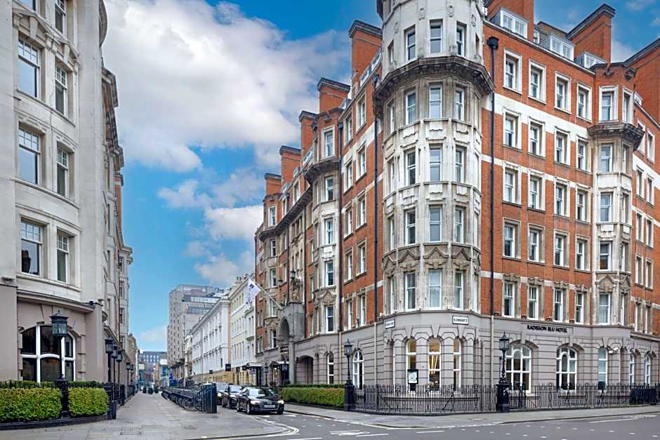 Radisson Blu Hotel, London Tottenham Court Road