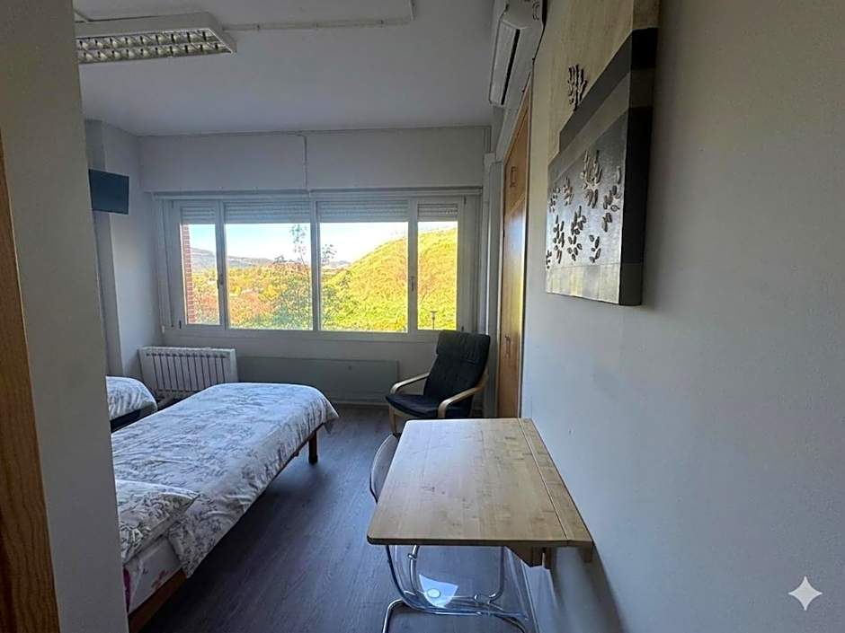 Residencia Albergue Jaca