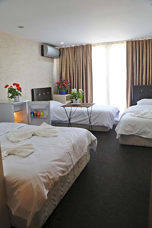 holiday family apart