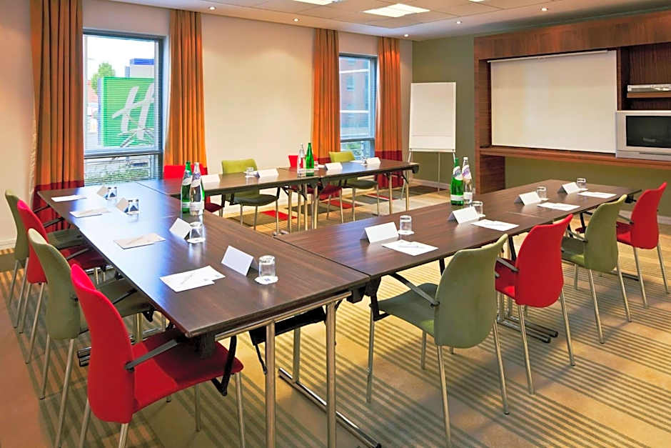 Holiday Inn Express Stevenage By IHG