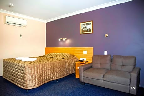 SunPalms Motel
