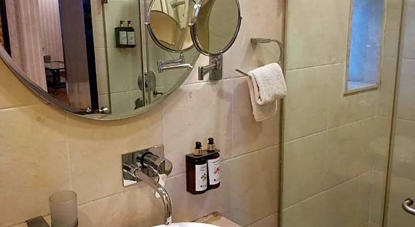 Rockland Hotel C R Park