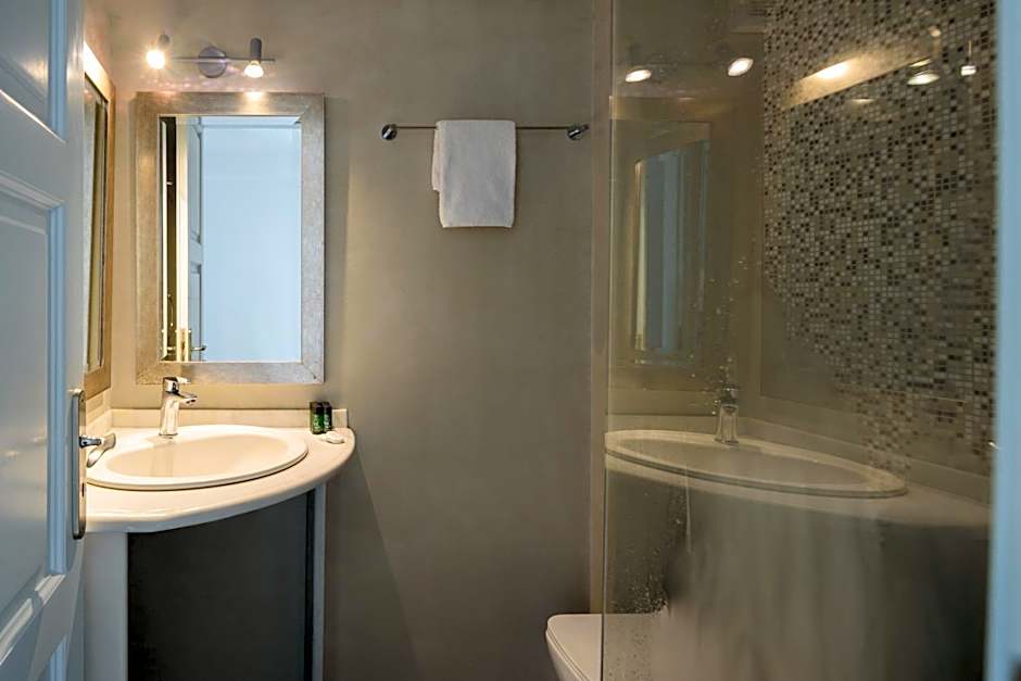 Alesahne Beach Hotel