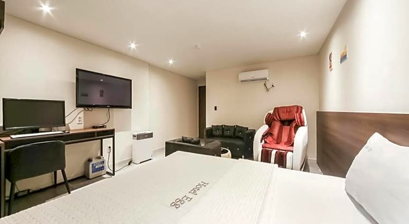Hotel Egg