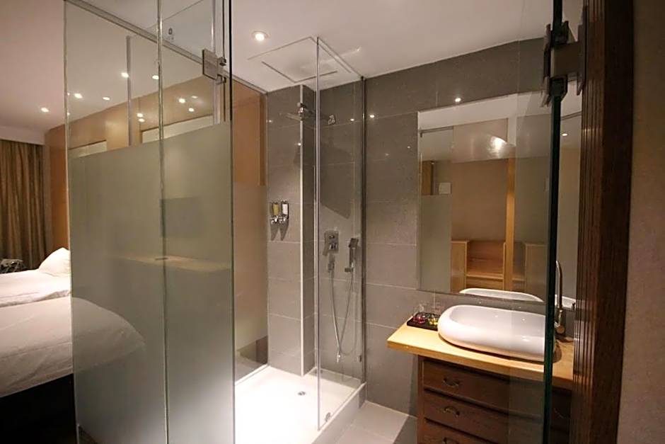 Menoir Dorsett Madrid Leganés