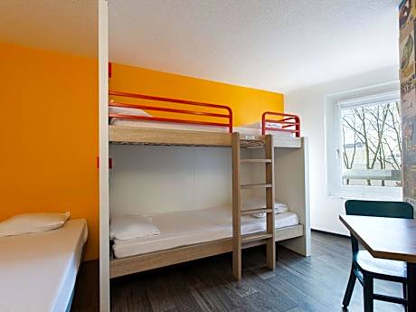 Cabrio Triple Room with Bathroom