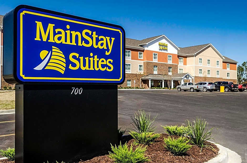 MainStay Suites Hackberry Sportsman's Lodge