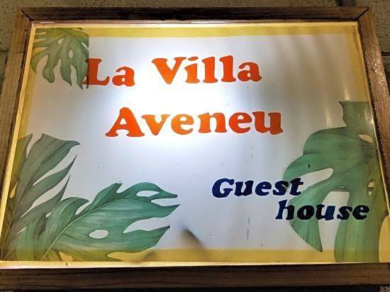 La Villa Avenue