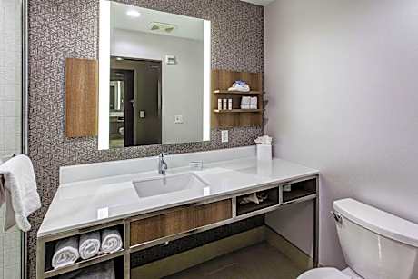 Queen Room with Two Queen Beds and Tub - Mobility and Hearing Access
