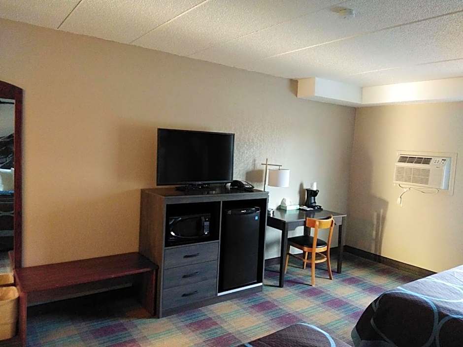 Super 8 by Wyndham Glenwood