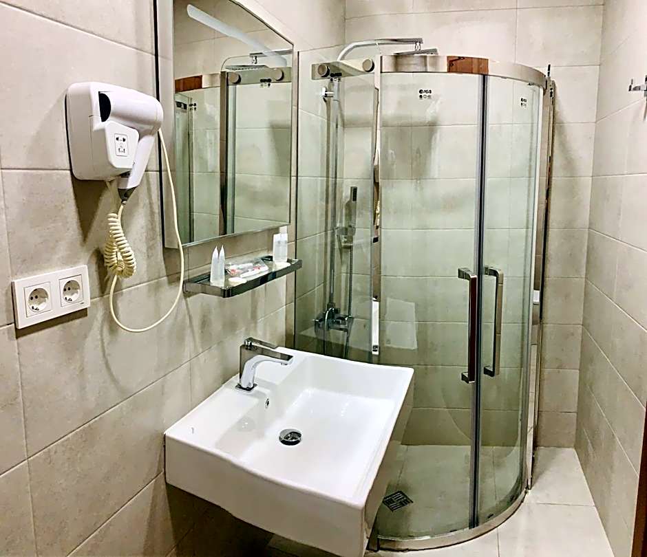 Hotel Tsereteli Palace