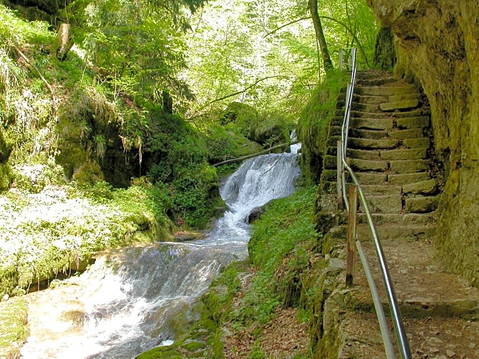 Fontana Garni