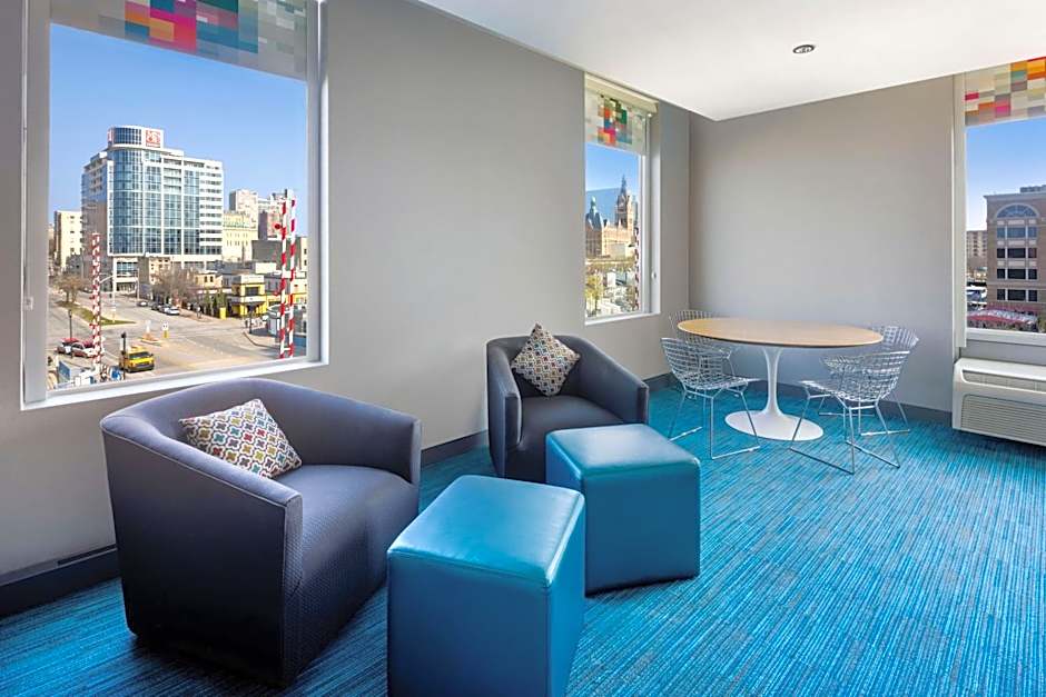 Aloft Milwaukee Downtown