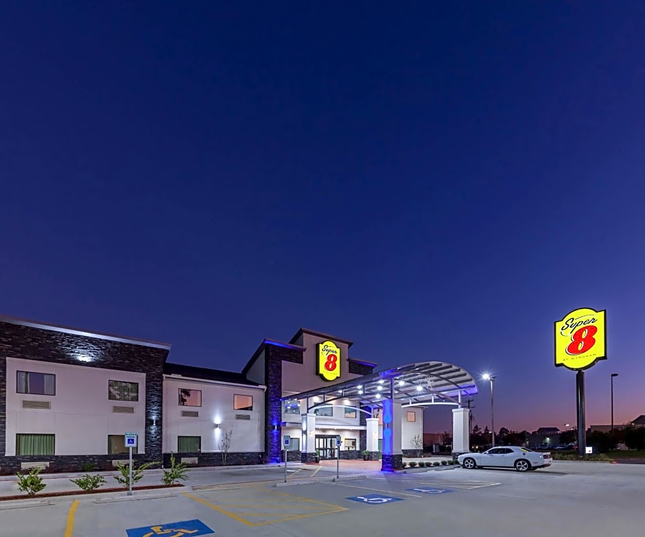 Super 8 by Wyndham Kingwood Houston North