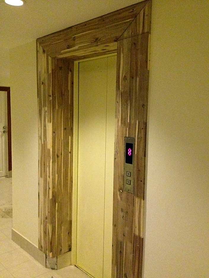 Lee Place Phatthanakan Condo