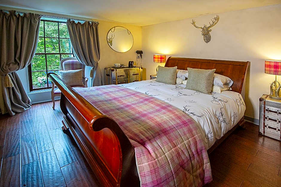 The Falls Of Dochart Inn