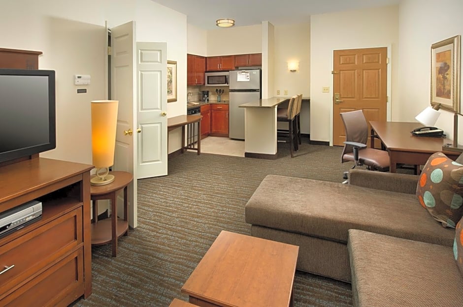 Staybridge Suites Baltimore BWI Airport, an IHG Hotel