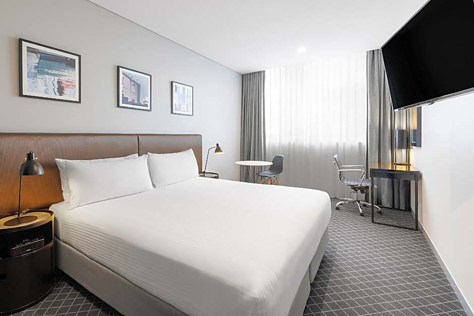Foto 1 di 7 di Standard Studio 1 King Bed Suite
