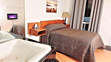 Queen Room with Spa Bath