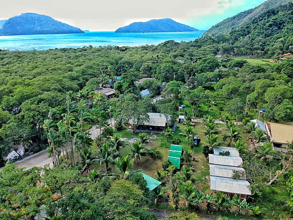 Piratas Cabanas Camping Bar