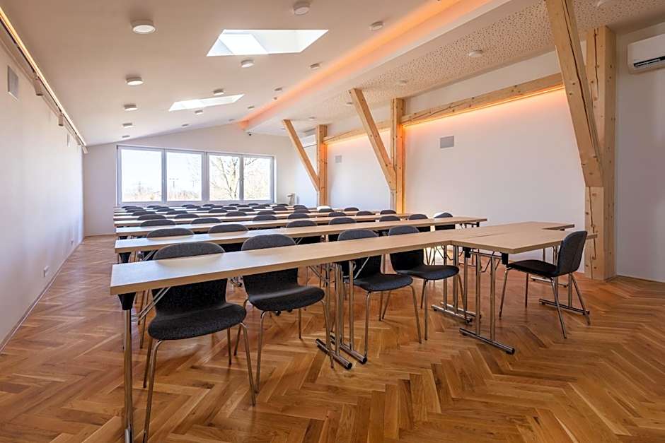 Hotel JISKRA na Čeladné