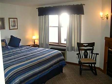 King-Deluxe-Ensuite