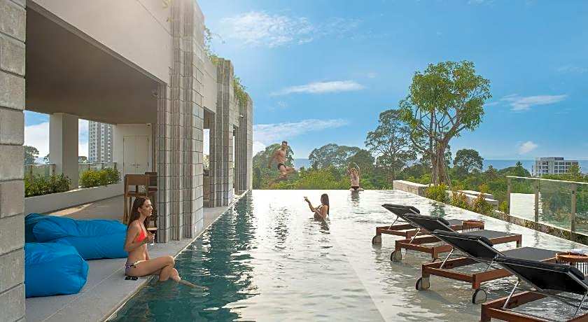 Cross Pattaya Oceanphere