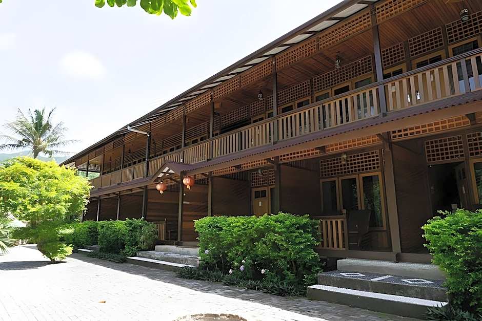 Hotel Besar Bulan Baru