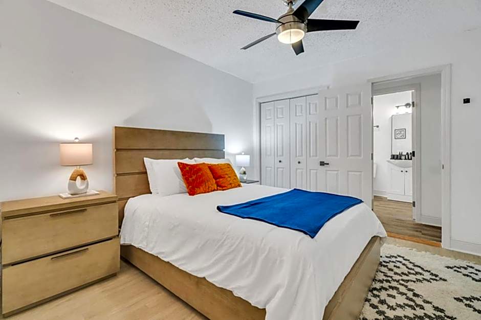 Mid-city Muse W Pool -spacious 5br Minutes To Fq