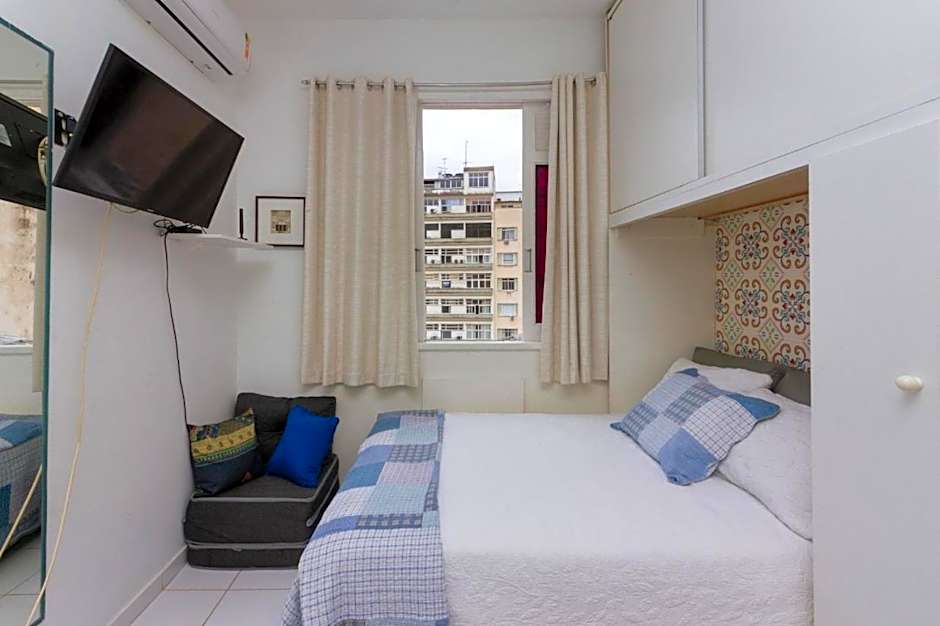 50 METROS DA PRAIA DE COPACABANA