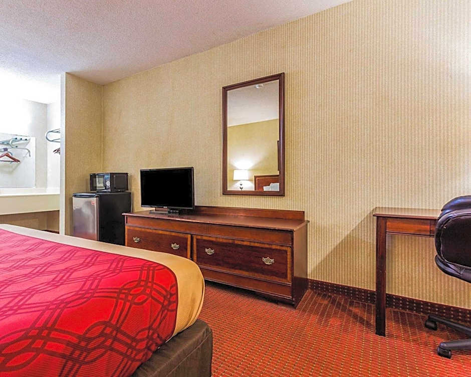 Econo Lodge Inn & Suites Matthews - Charlotte