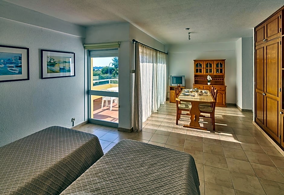 Parque Mourabel, Oasis Village & Pe do Lago