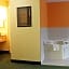 Days Inn & Suites by Wyndham Bloomington/Normal IL