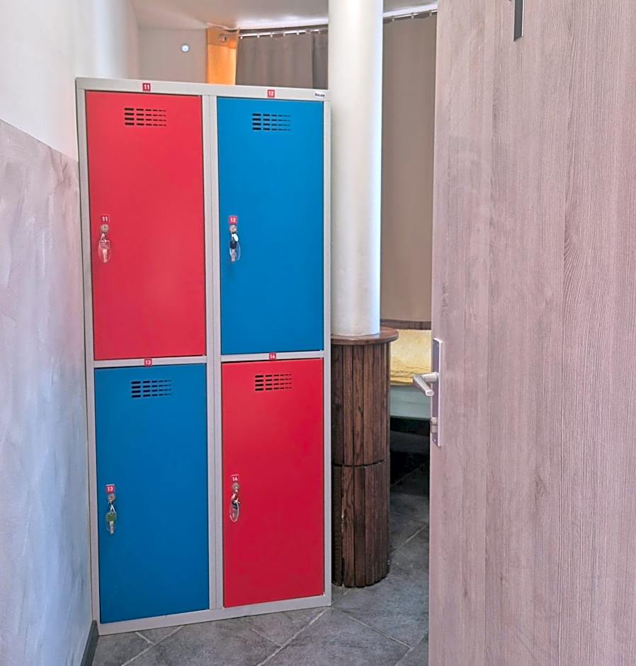 Bled Lesce station rooms and depo