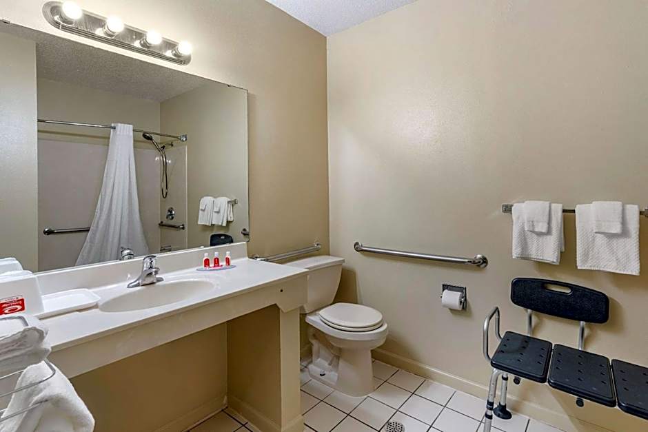 Econo Lodge Inn & Suites Granite City