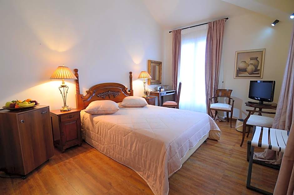 Korina Gallery Hotel