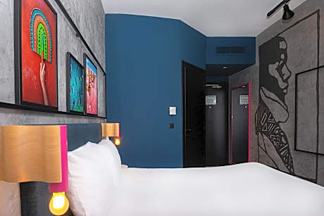 Standard Room With One Double Bed - Sea Side