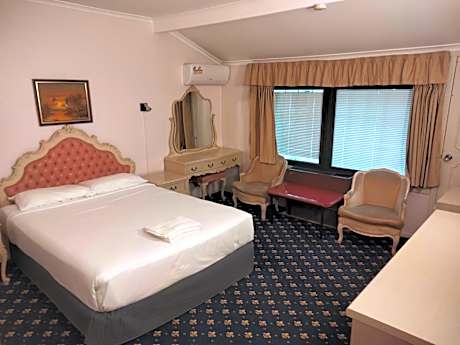 Queen Room with Balcony